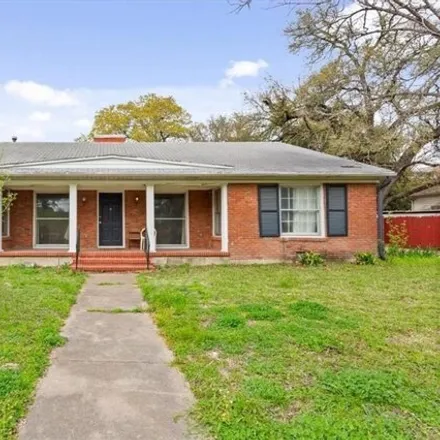 Buy this 3 bed house on 137 Maryland Street in Marlin, TX 76661