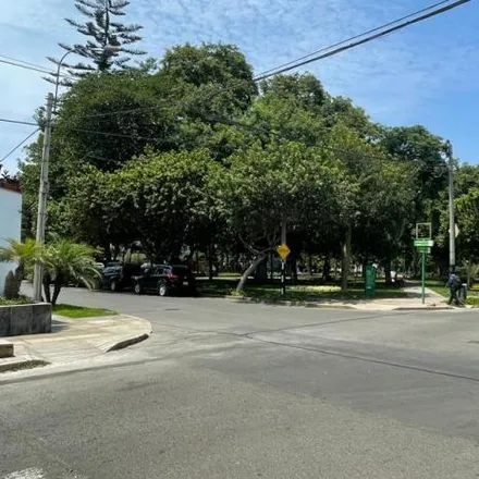 Image 1 - Avenida de Tomás Marsano, Miraflores, Lima Metropolitan Area 15048, Peru - House for sale