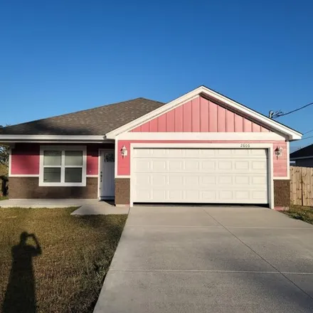 Rent this 3 bed house on 2582 Glenview Avenue in Springfield, Bay County