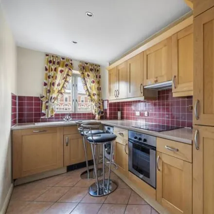 Image 3 - Oakeford House, 72 Russell Road, London, W14 8HU, United Kingdom - Apartment for sale