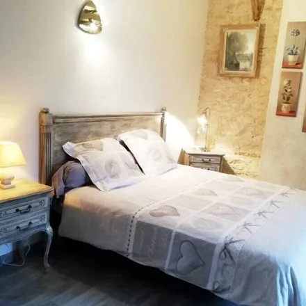 Rent this 5 bed house on Mairie de Lanzac in Route de l’Occitanie, 46200 Lanzac