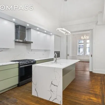 Image 3 - 16 East 77th Street, New York, NY 10021, USA - Townhouse for rent