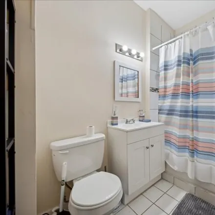 Image 9 - 7250-7252 South Yale Avenue, Chicago, IL 60621, USA - House for sale