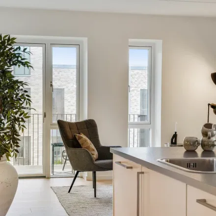 Rent this 4 bed apartment on Honningvænget 91 in 8381 Tilst, Denmark