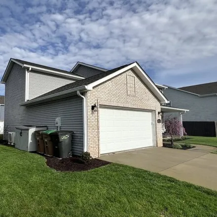 Image 3 - 4632 Bayview Drive, Columbus, IN 47203, USA - House for sale