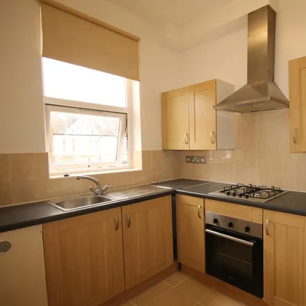 Image 5 - Radcliffe Road, Winchmore Hill, London, N21 2SD, United Kingdom - Apartment for rent