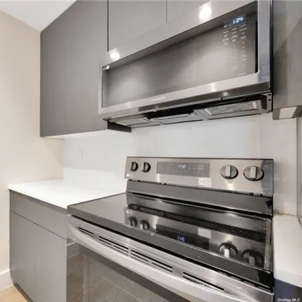 Image 5 - 458 East 25th Street, New York, NY 11226, USA - Condo for rent