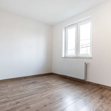 Rent this 3 bed apartment on Portiernia in Samuela Bogumiła Lindego, 30-148 Krakow