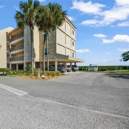 Buy this 2 bed condo on 4662 Gulf of Mexico Drive in Longboat Key, Manatee County