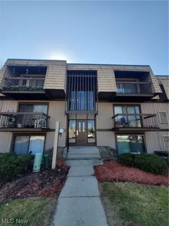 Buy this 1 bed condo on 9601 Cove Drive in North Royalton, OH 44133