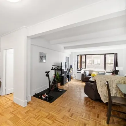 Image 2 - 45 West 54th Street, New York, NY 10019, USA - Apartment for sale