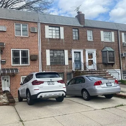 Buy this 3 bed house on 53-37 194th Street in New York, NY 11365