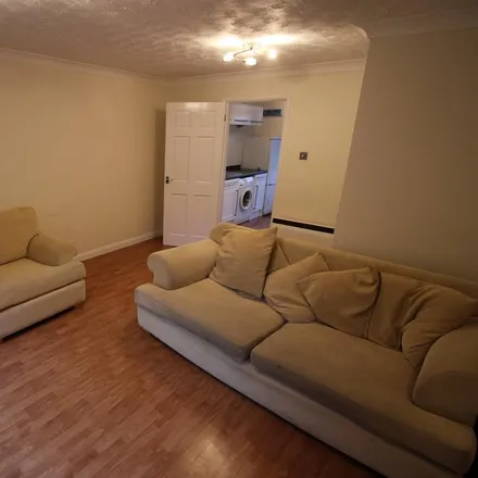 Image 3 - Hollow Rise, High Wycombe, HP13 5NU, United Kingdom - Townhouse for rent