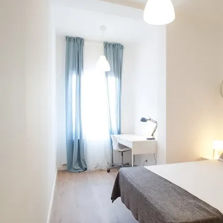 Rent this 7 bed room on Gran Via de les Corts Catalanes (lateral mar) in 506, 510
