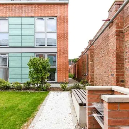 Rent this 7 bed apartment on The Boulevard in Hull Road, York