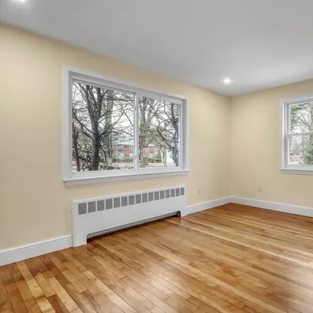 Image 4 - 747 Vfw Parkway # 747, Boston MA 02132 - Duplex for rent