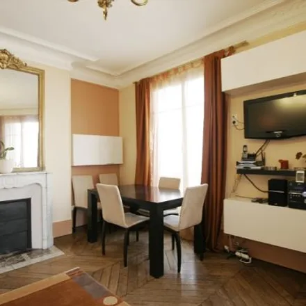 Image 5 - 38 Rue Simart, 75018 Paris, France - Apartment for rent