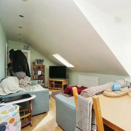 Image 3 - Anne McNamara House, Lydgate Lane, Sheffield, S10 5FS, United Kingdom - Apartment for sale