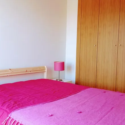 Rent this 2 bed apartment on Rua da Bataria 100 in 4000-189 Porto, Portugal
