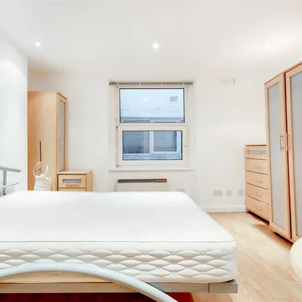 Rent this studio apartment on 180 Gloucester Place in London, NW1 6BU