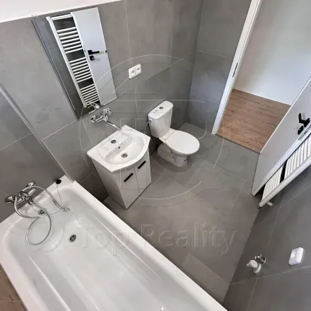 Rent this 2 bed apartment on Poštovní 637 in 357 31 Horní Slavkov, Czechia