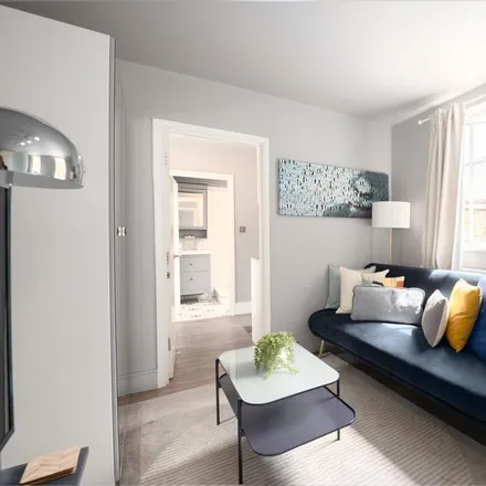 Rent this studio apartment on 7 Devonshire Terrace in London, W2 3DP