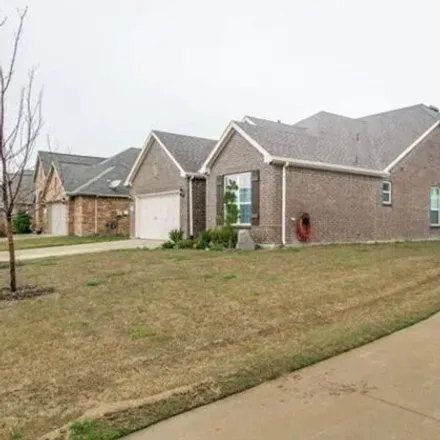 Image 4 - 6224 Meandering Creek Drive, Denton, TX 76226, USA - House for sale