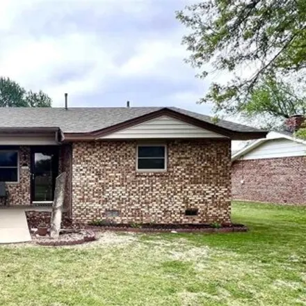 Buy this 3 bed house on 877 North 6th Street in Blackwell, OK 74631