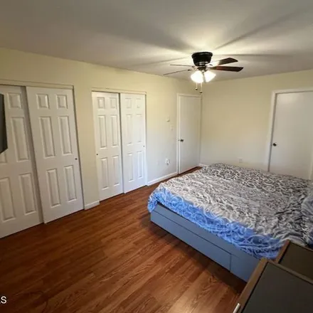 Image 4 - 28 Amberly Drive, Whittier Oaks, Manalapan Township, NJ 07726, USA - Apartment for rent