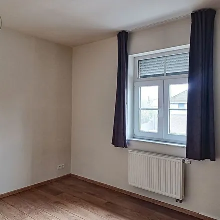 Rent this 2 bed apartment on Riemesteenweg 157;157A-157B in 9940 Evergem, Belgium