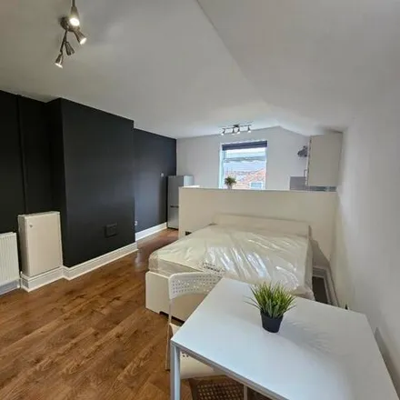 Image 3 - Brentwood, Eccles, M6 8RJ, United Kingdom - Apartment for rent