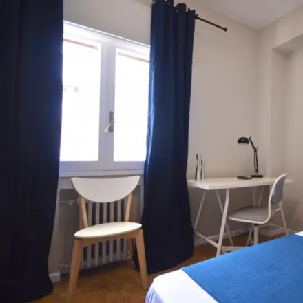 Rent this 5 bed room on Madrid in Calle de Mauricio Legendre, 4