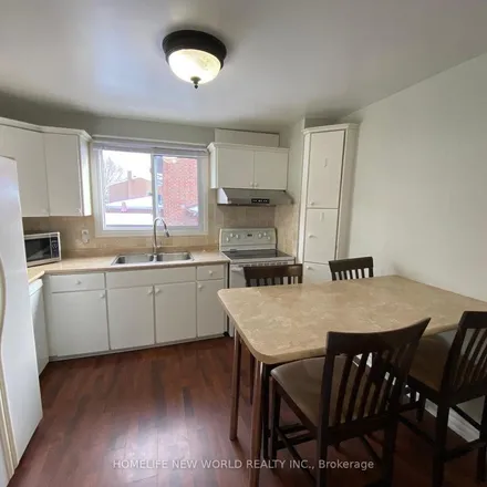 Rent this 3 bed apartment on 34 Pepler Place in Barrie, ON L4N 5H7