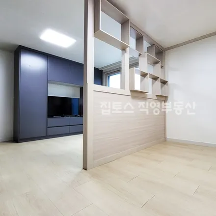 Image 2 - 서울특별시 관악구 봉천동 1524-28 - Apartment for rent
