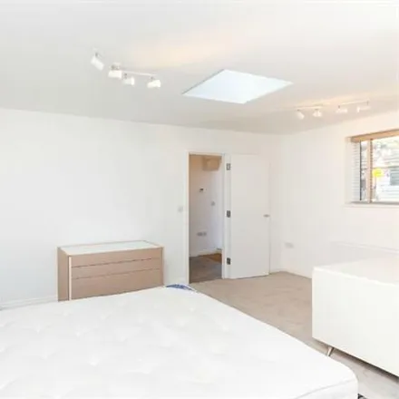 Image 7 - 2 Combedale Road, London, SE10 0US, United Kingdom - Apartment for rent
