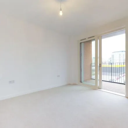 Image 4 - Reverence House, Lismore Boulevard, London, NW9 4DD, United Kingdom - Apartment for rent