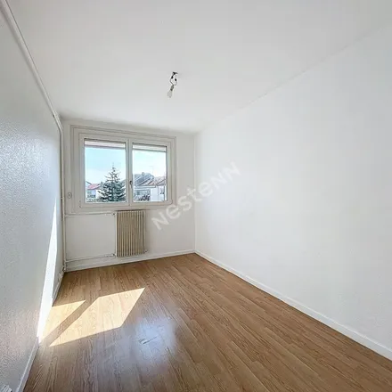 Rent this 3 bed apartment on 79 Rue de Lorraine in 54500 Vandœuvre-lès-Nancy, France