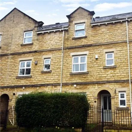 Buy this 5 bed townhouse on Cavendish Court in Adwalton, BD11 1BX