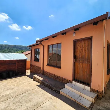 Rent this 2 bed apartment on Mahube Vally Scondary School in Hlekeni Street, Tshwane Ward 17