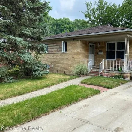 Buy this 3 bed house on 13929 Greenbriar Street in Oak Park, MI 48237