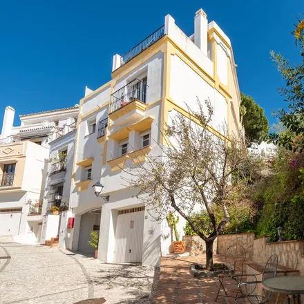 Buy this 3 bed townhouse on Contemporary Art Museum of Malaga in Calle Alemania, 2