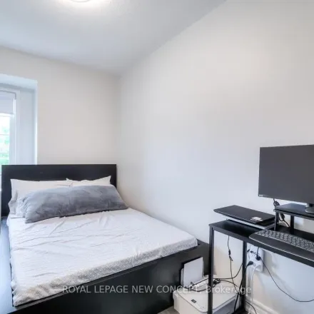 Rent this 3 bed apartment on Sheppard Avenue in Pickering, ON L1V 1A9