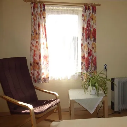 Rent this studio apartment on Berufliche Schule der Hansestadt Rostock - Dienstleistung und Gewerbe- in Martin-Luther-King-Allee, 18146 Rostock