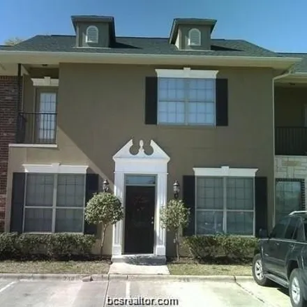 Rent this 4 bed house on Staybridge Suites in Gateway Shopping Center, Forest Drive