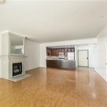 Image 4 - 721 South Manhattan Place, Los Angeles, CA 90005, USA - Apartment for rent