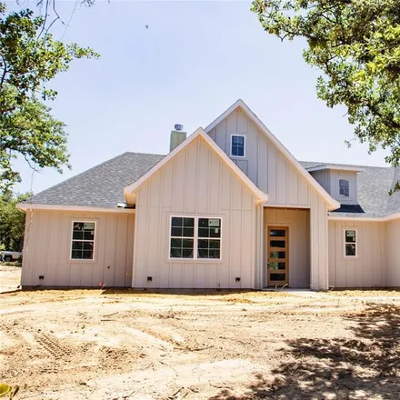 Buy this 5 bed house on 300 Weatherford Street in Chico, Wise County
