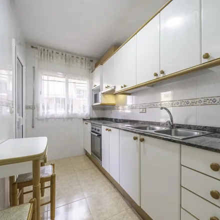 Image 3 - Pineda de Mar, Carrer del Consolat del Mar, 08397 Pineda de Mar, Spain - Apartment for rent