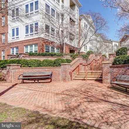 Image 3 - The Sierra, 801 South Greenbrier Street, Arlington, VA 22204, USA - Condo for rent