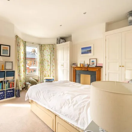 Rent this 3 bed apartment on Kingswood Road in London, SW2 4JH