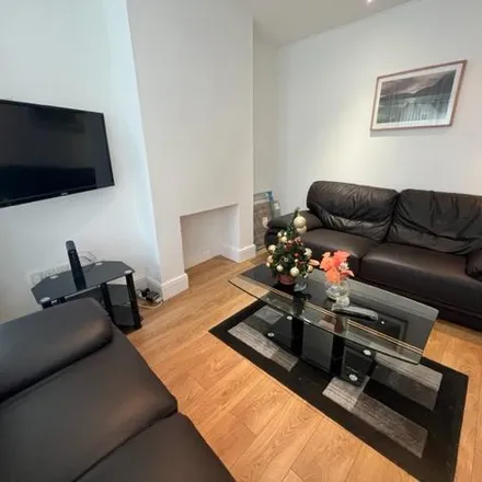 Rent this 1 bed room on 108-132 Chippinghouse Road in Sheffield, S8 0ZB